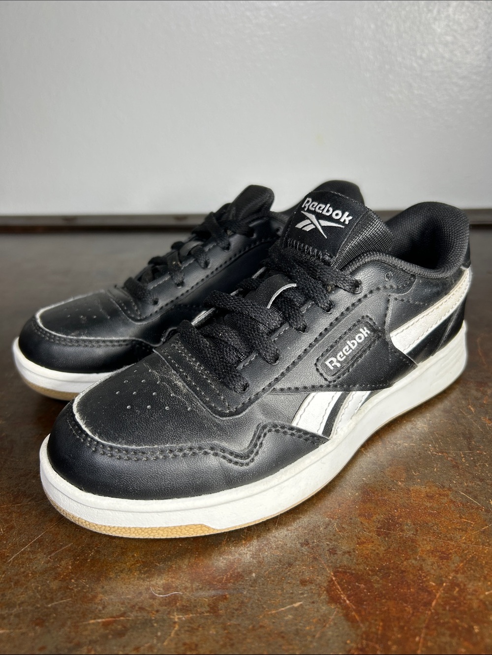 Reebok Court Advance Black and White Low-Top Sneakers Youth Size 12